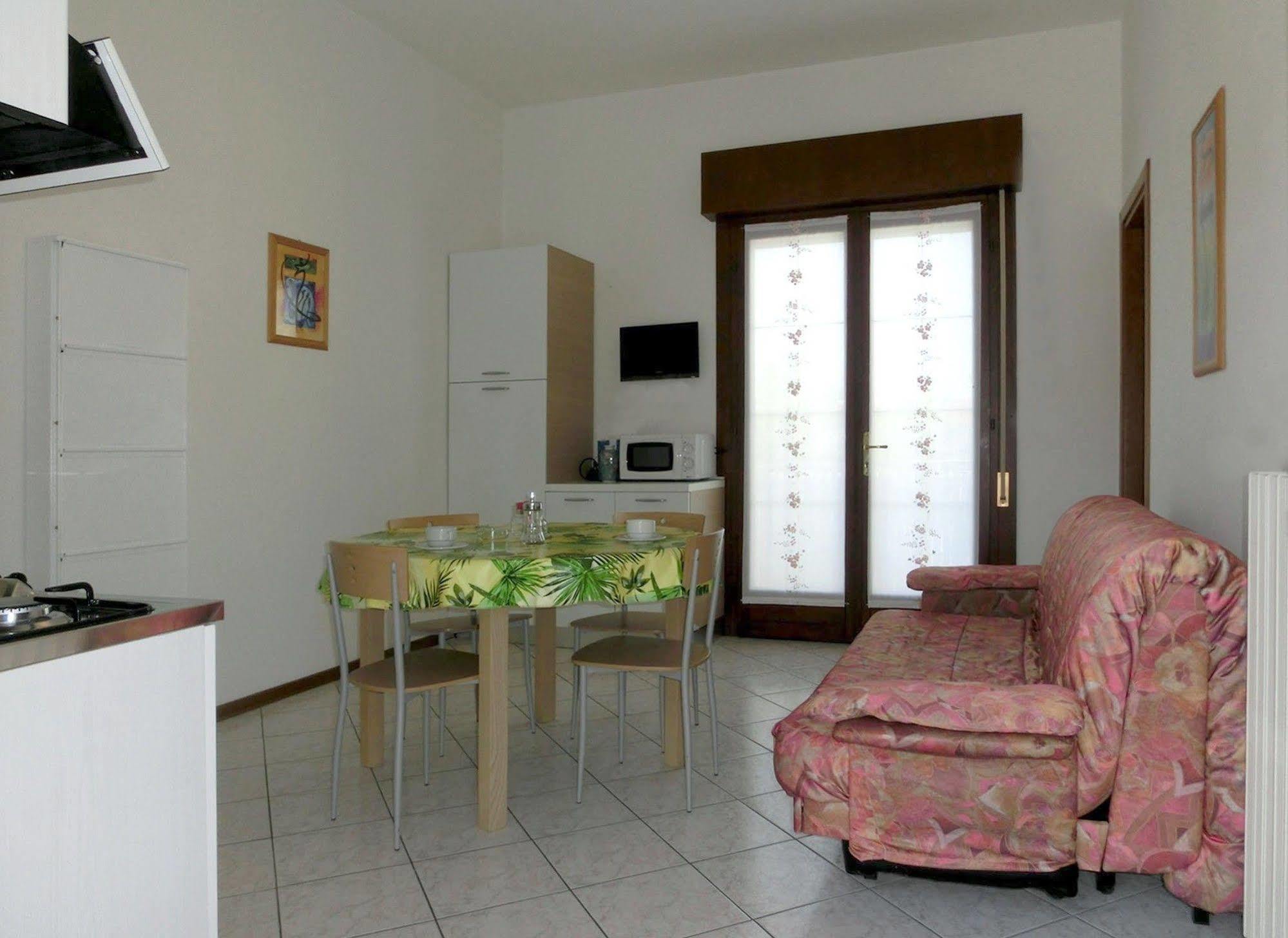 Viviana Apartment Lignano Sabbiadoro Exterior photo